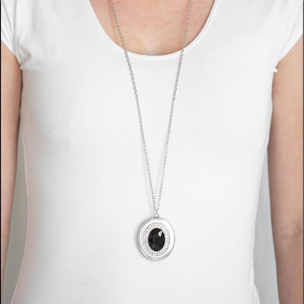 Paparazzi long necklace with black pendant
